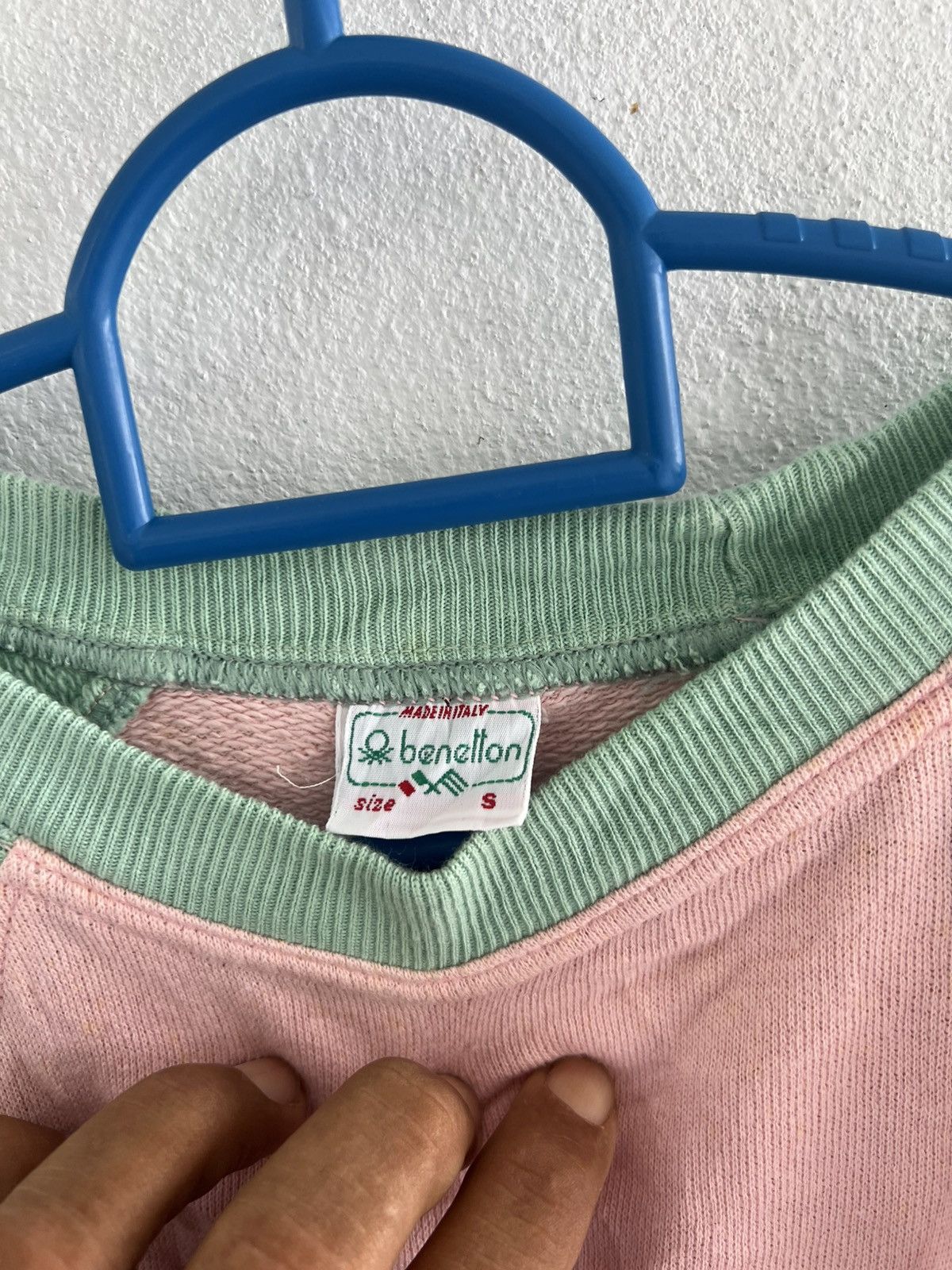 Vintage Sweatshirt Design by Benetton Size US L / EU 52-54 / 3 - 3 Thumbnail
