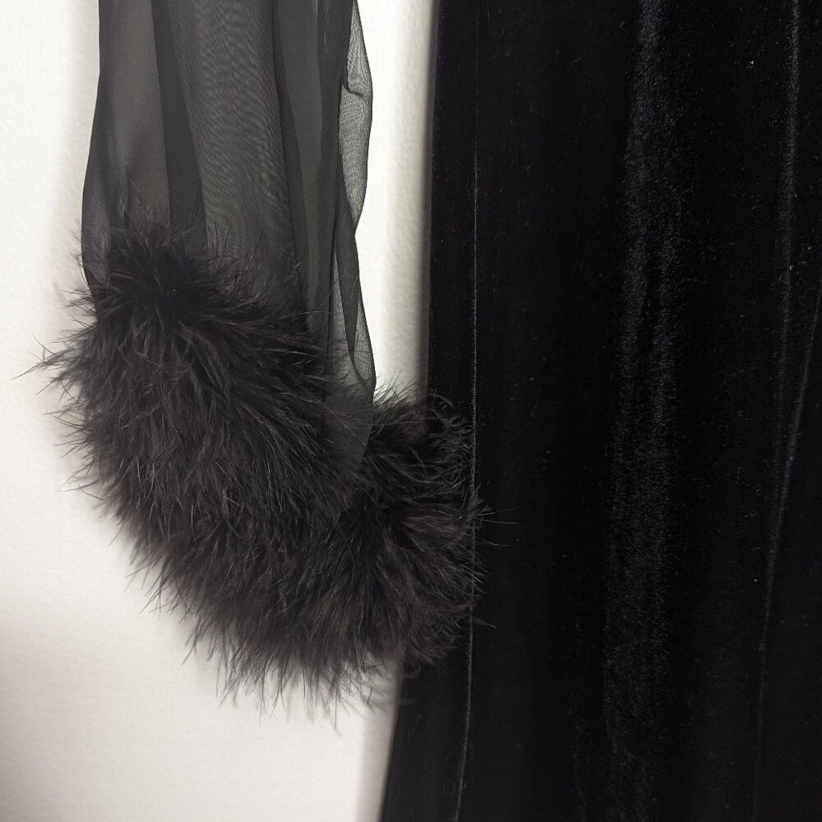 Vintage Vintage Melodee Black Sheer Sleeve Velvet Dress Feather Trim Size S / US 4 / IT 40 - 7 Thumbnail