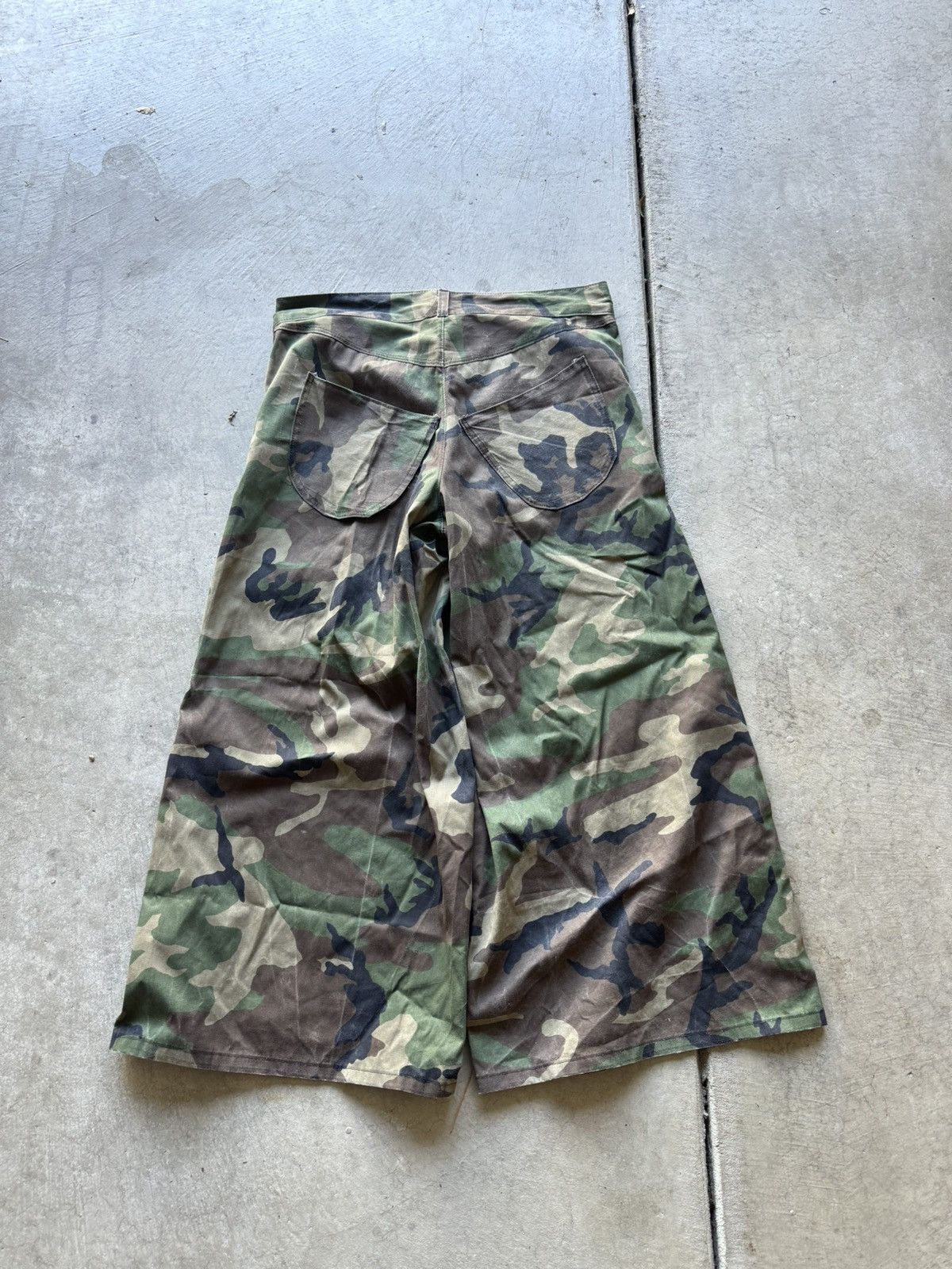 Other Camo wide leg pants Size US 37 - 2 Thumbnail