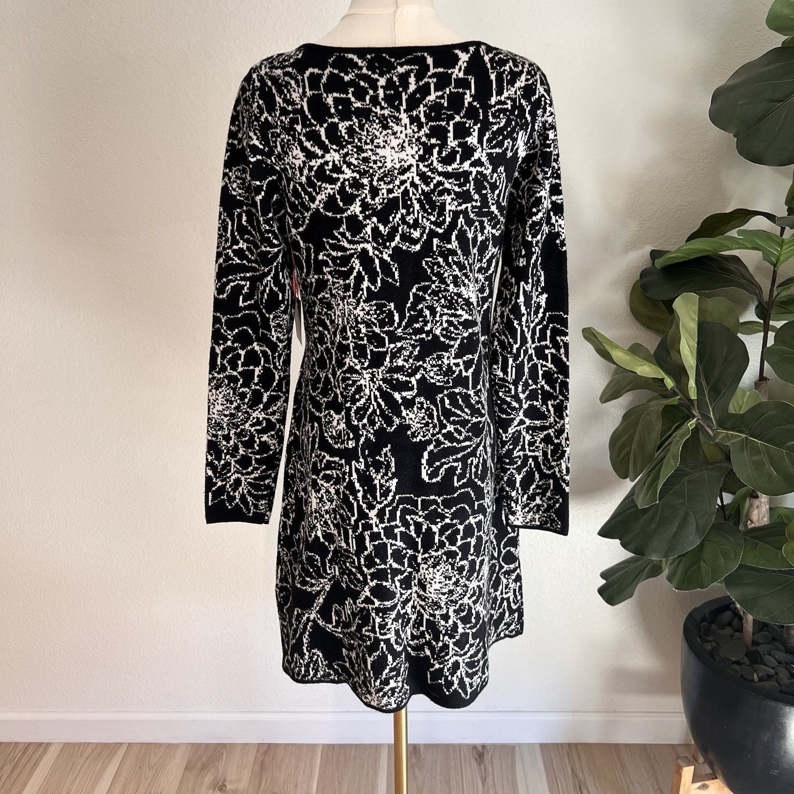 Cynthia Rowley NWT Cynthia Rowley Sweater Dress (S) Long Sleeve Black White Size S / US 4 / IT 40 - 3 Thumbnail