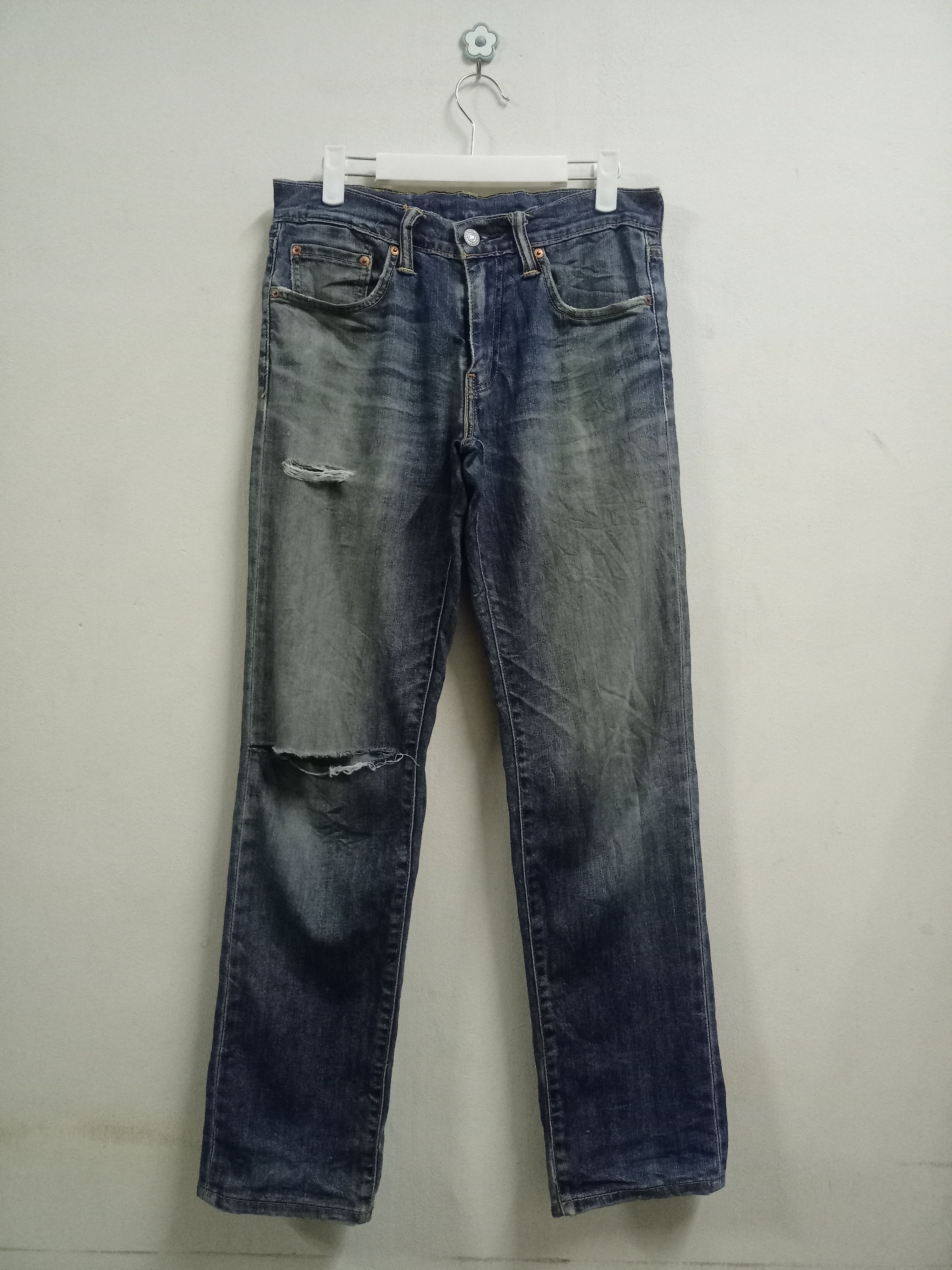 image of Vintage Levis 511 Mud Wash Distressed Jeans 28X29 in Blue, Men's