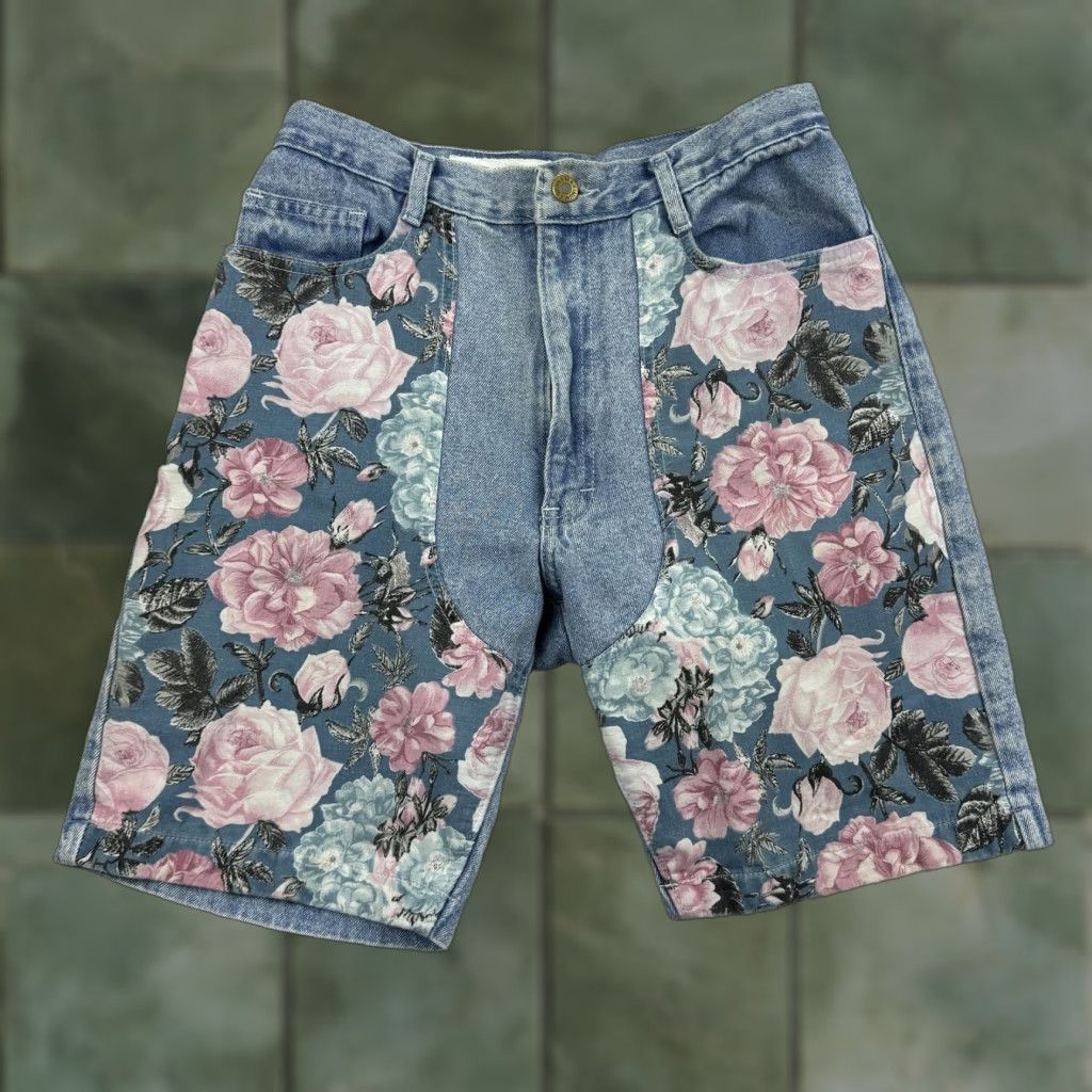 Vintage VINTAGE Maximum Energy Jeans Shorts Women 11/12 Blue Floral 80s Chino Vintage 1980s Womens Size 32" / US 10 / IT 46 - 1 Thumbnail