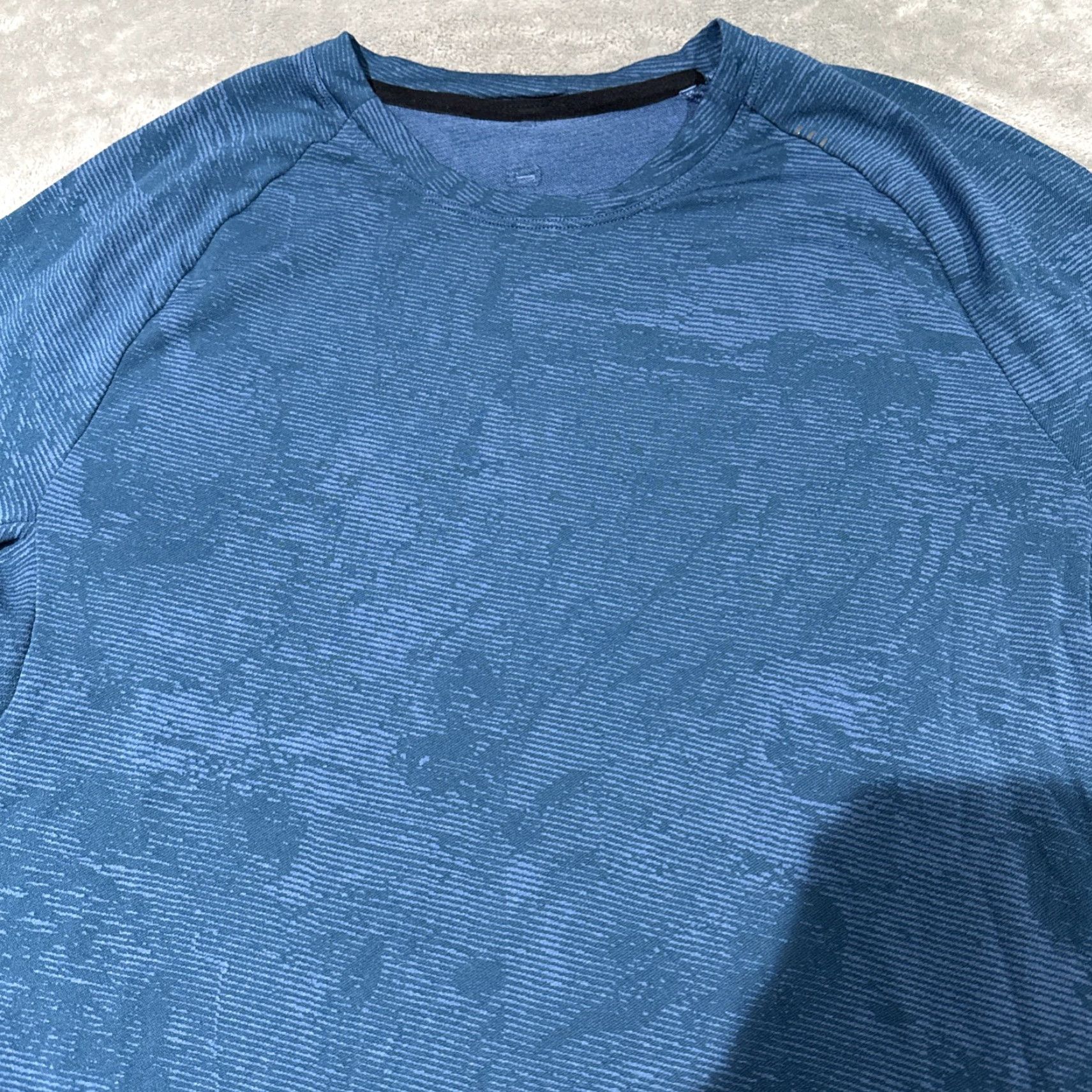 Lululemon Lululemon Shirt Mens Medium Blue Camo Drysense Short Sleeve Gym Athleisure Size US M / EU 48-50 / 2 - 2 Thumbnail