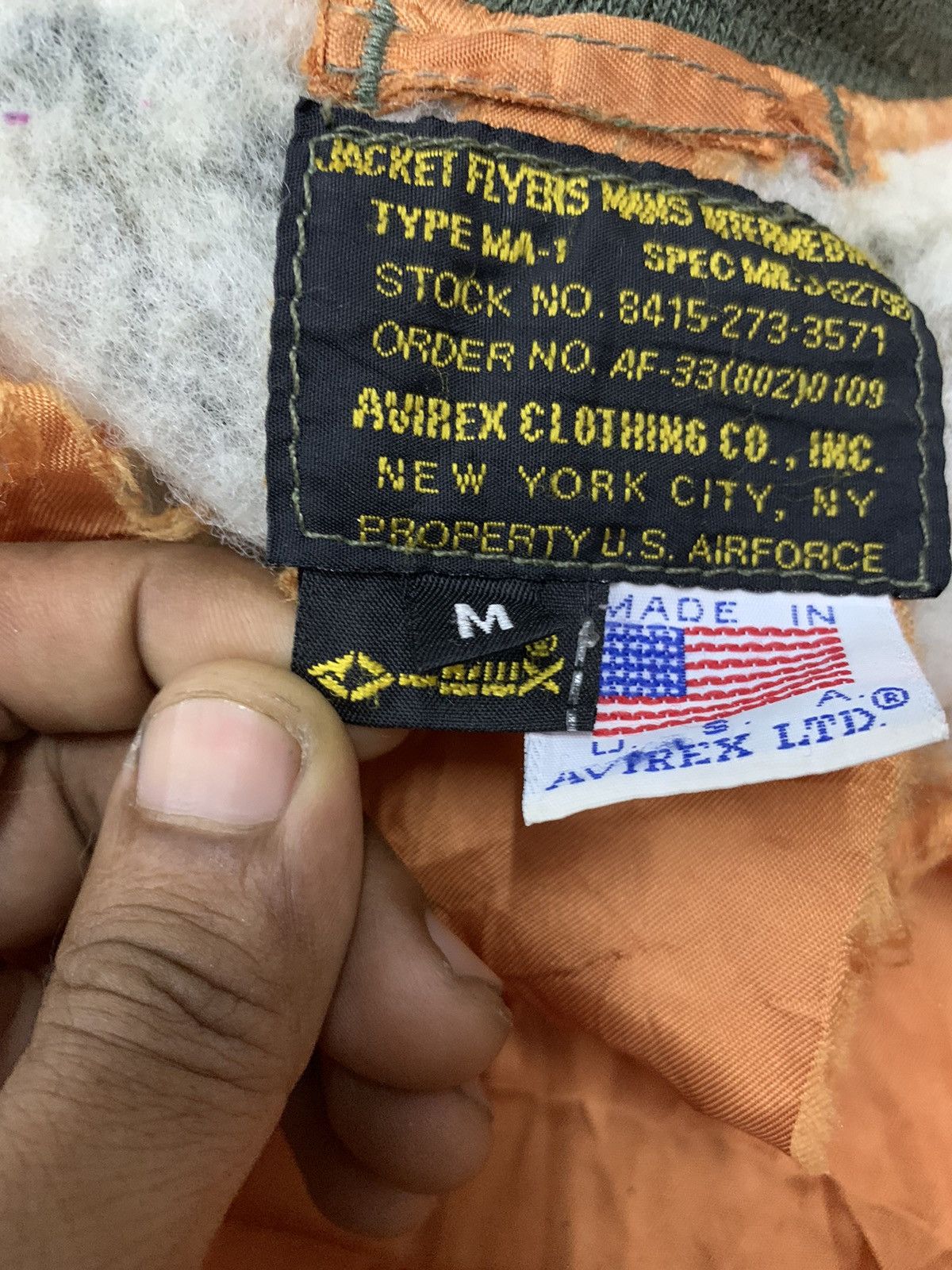 Avirex 80s AVIREX MA-1 7 PATCHES BOMBER JACKET RARE DISTRESSED Size US M / EU 48-50 / 2 - 25 Thumbnail