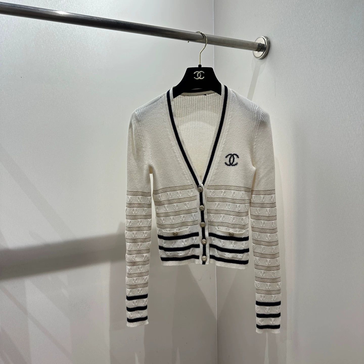 Chanel Chanel apr117 22B Stripe Logo Cashmere Cardigan 36 Size XS / US 0-2 / IT 36-38 - 1 Thumbnail