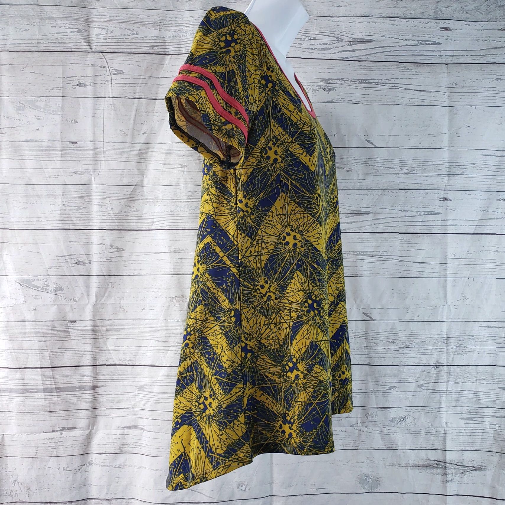 Vintage LuLaRoe T Shirt XS Blue Mustard Short Sleeve Polyester Blend Womens Size 26" / US 2 / IT 38 - 3 Thumbnail
