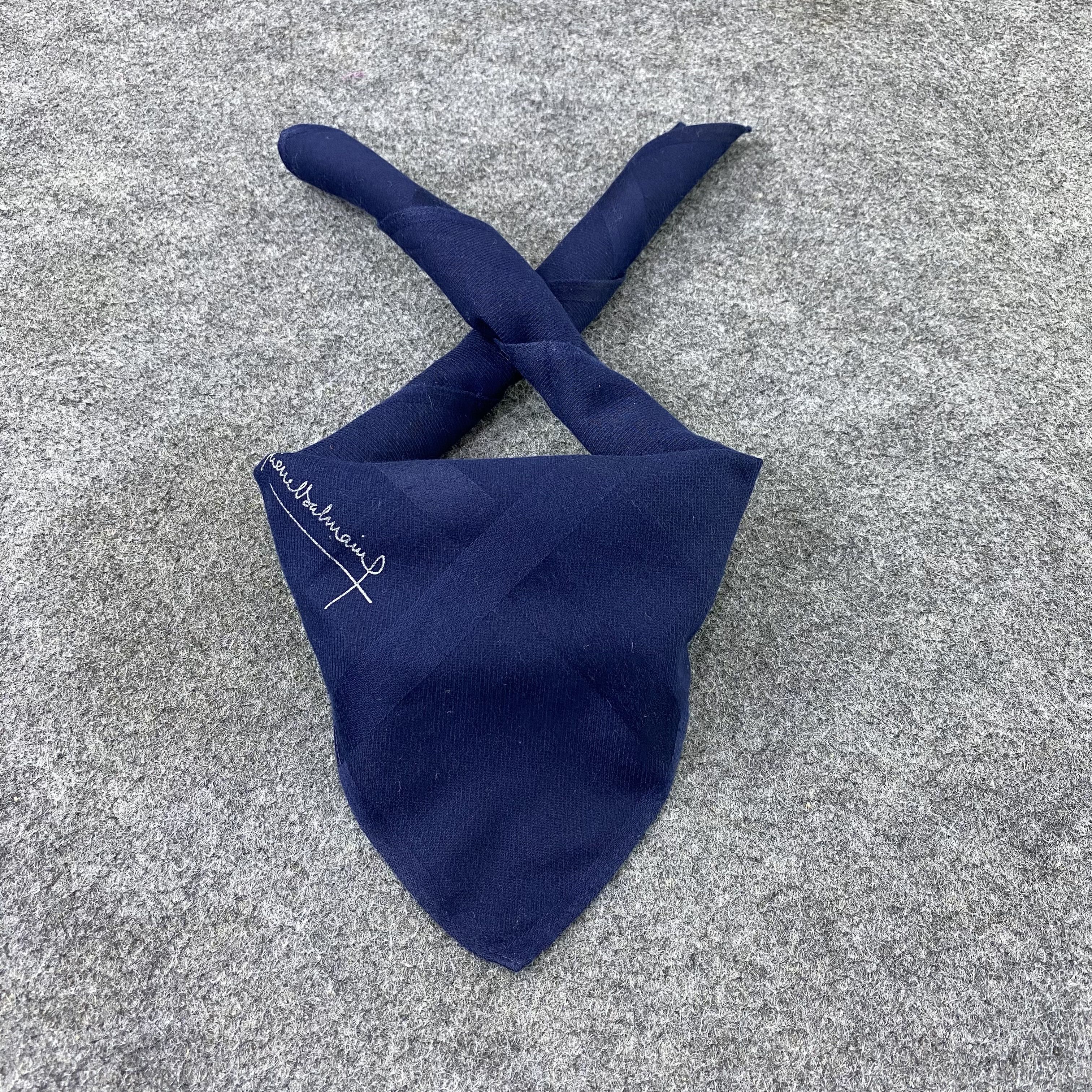 Pierre Balmain Pierre Balmain Handkerchief / Bandana / Neckerchief-B1344 Size ONE SIZE - 2 Thumbnail