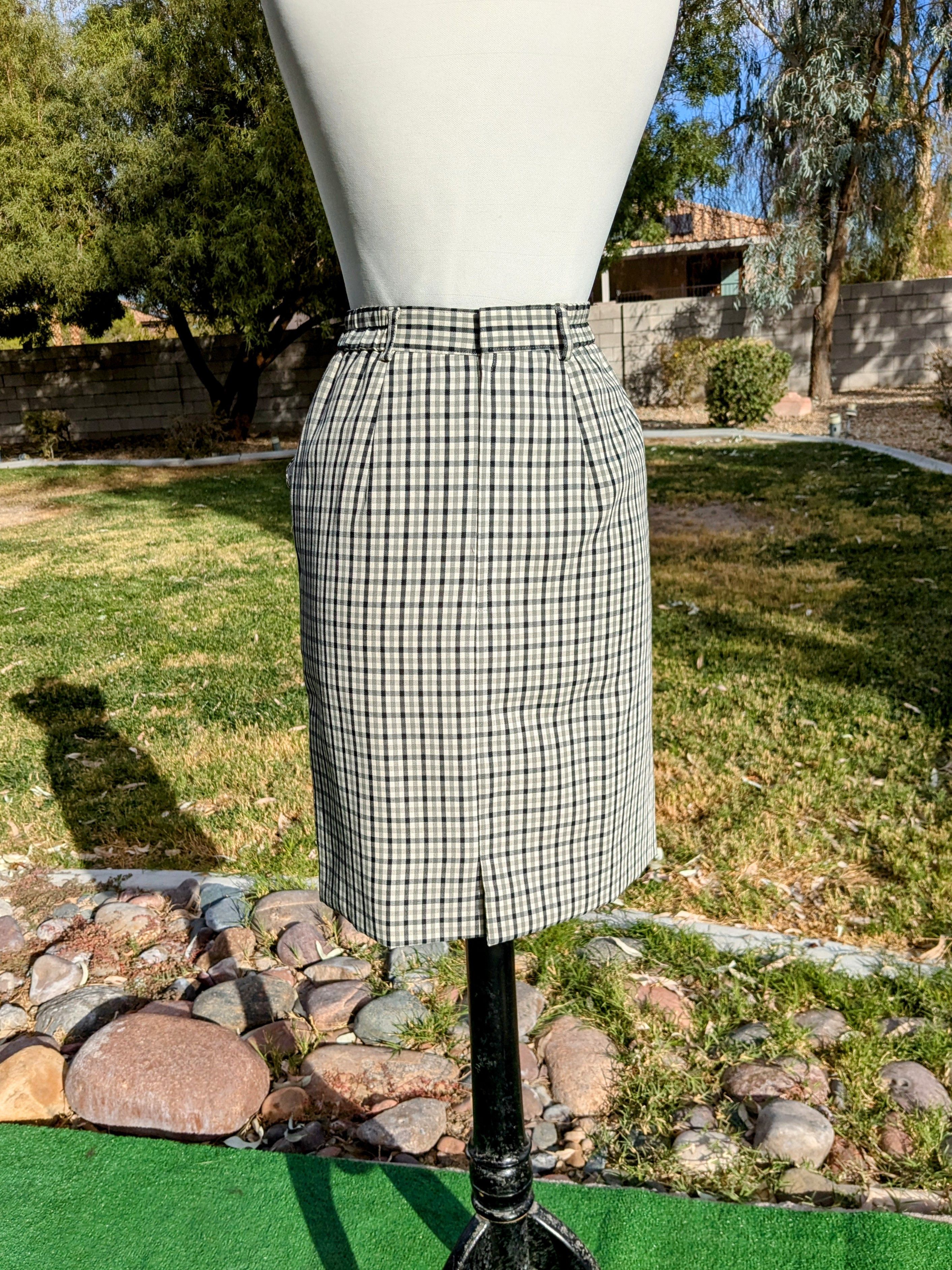 Vintage Sudo Vintage Japanese Ivory Plaid Petite Pockets Midi Skirt Size 25" / US 0 / IT 36 - 4 Thumbnail