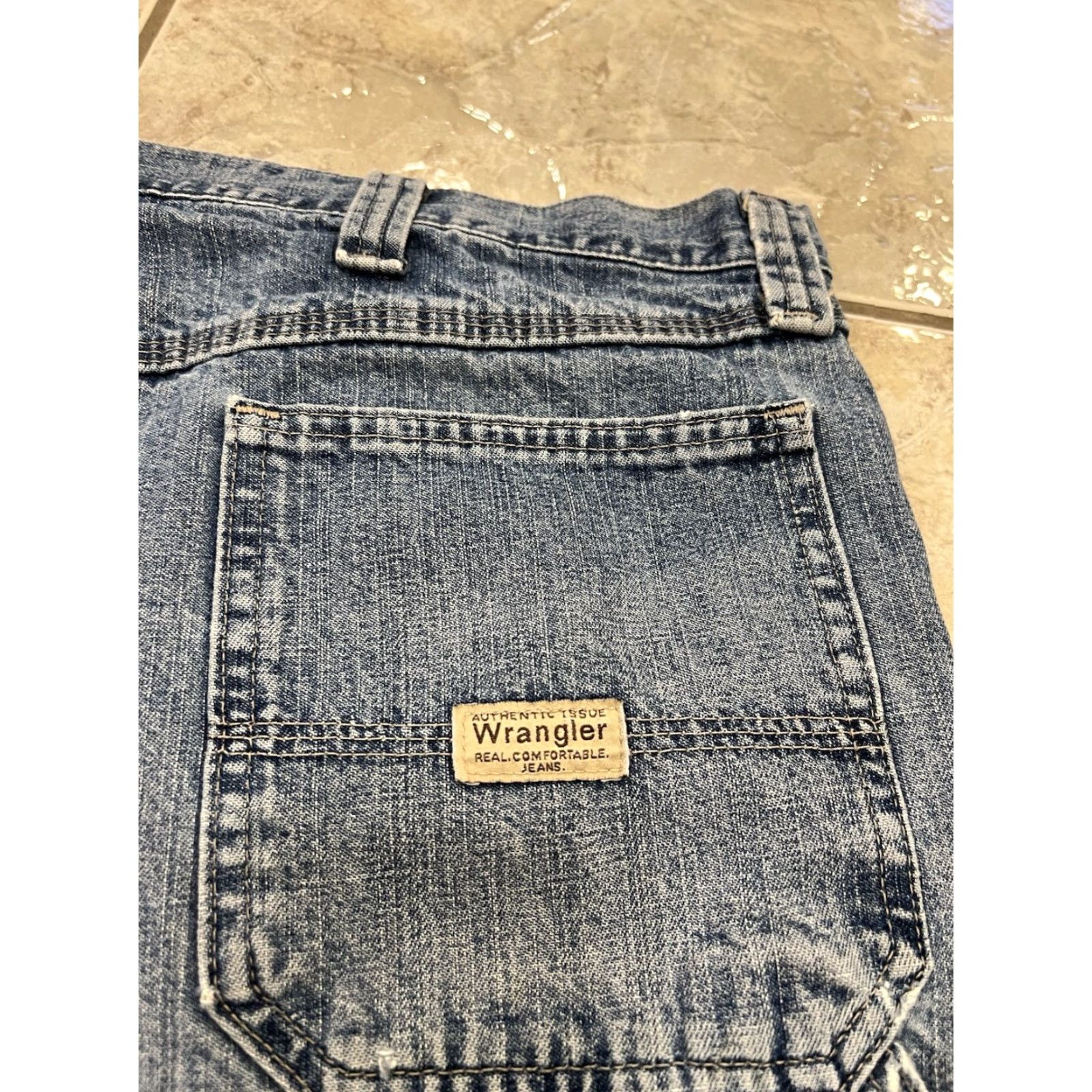 Wrangler VTG Wrangler Blue Denim Carpenter Jorts 40 Mens 10" Inseam Distressed 5-Pocket Jeans Shorts Workwear Grunge 90s Y2K Hip Hop Vintage Mens Denim Shorts Size US 40 / EU 56 - 3 Thumbnail