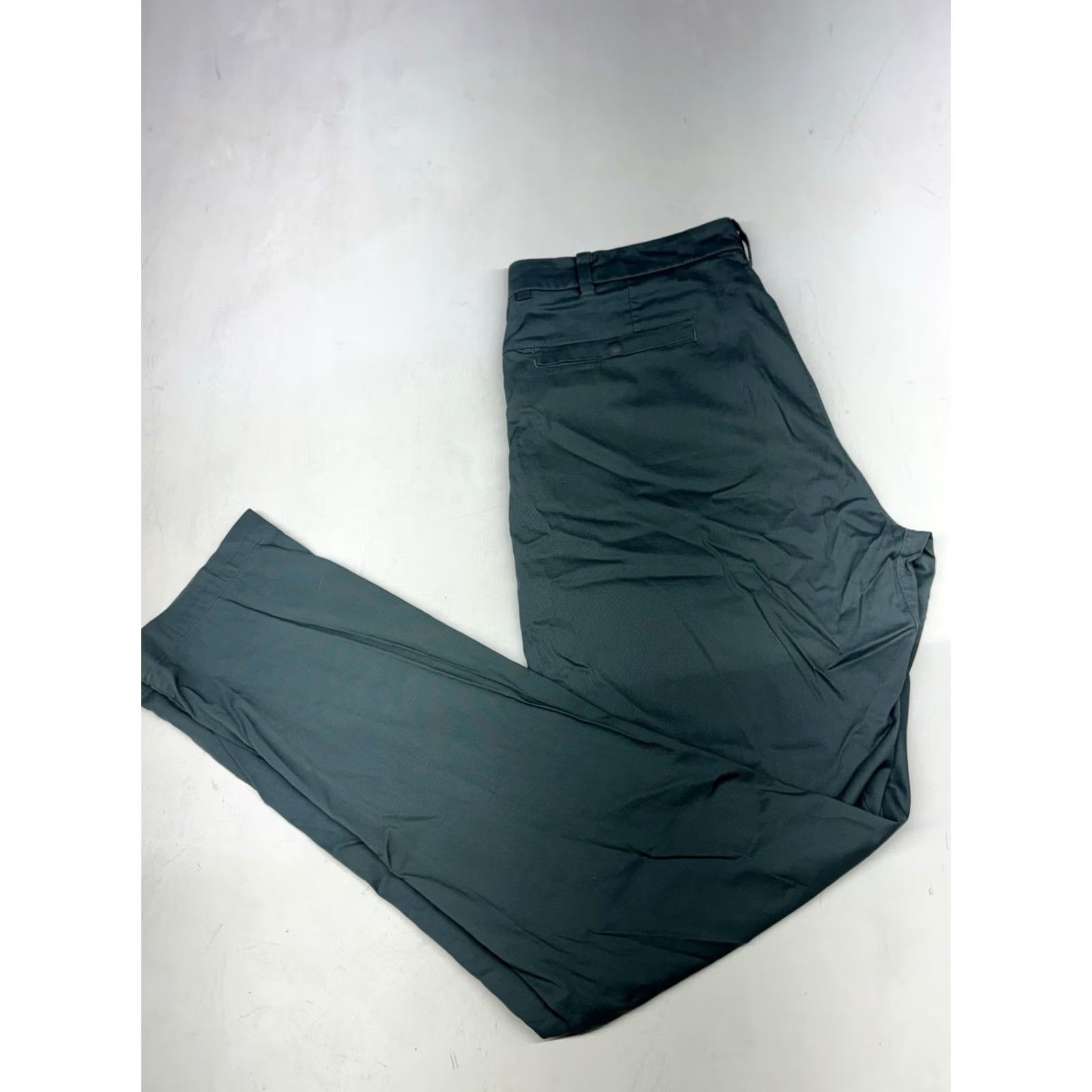 Lululemon lululemon Commission Pant Classic Mystic Green Mens 34x33 Golf Performance Chino Straight Leg City Preppy 90s? Size US 34 / EU 50 - 2 Thumbnail