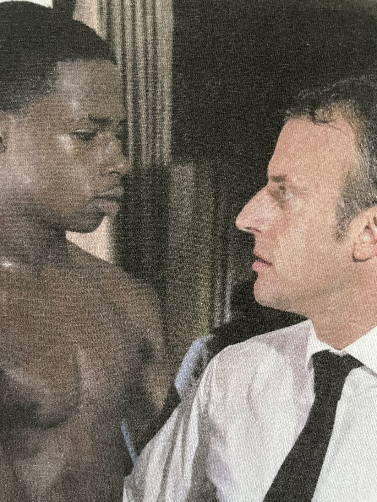 Other Emmanuel Macron With His Black Thug Friend Hugging T-shirt Size US S / EU 44-46 / 1 - 4 Thumbnail