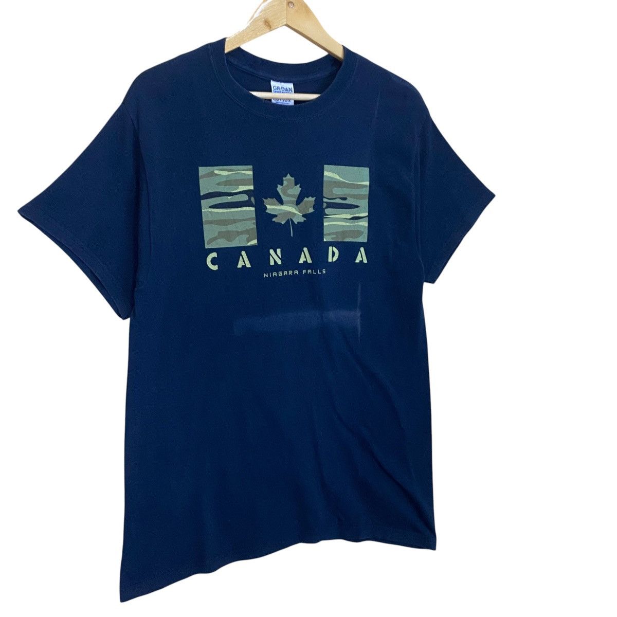 Vintage Vintage 90s Canada Niagara Falls Big Logo Shortsleeve Tee Size US S / EU 44-46 / 1 - 2 Thumbnail