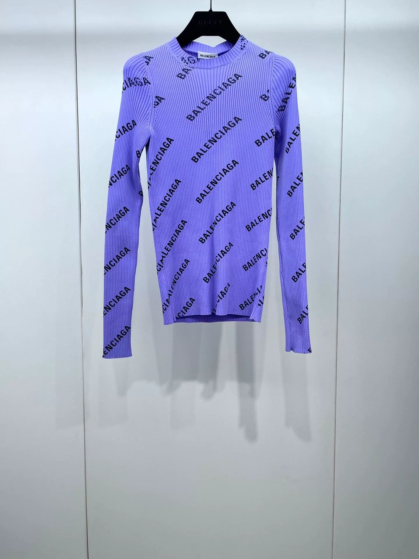 Balenciaga Balenciaga Full Logo Knit Top Size S / US 4 / IT 40 - 1 Thumbnail