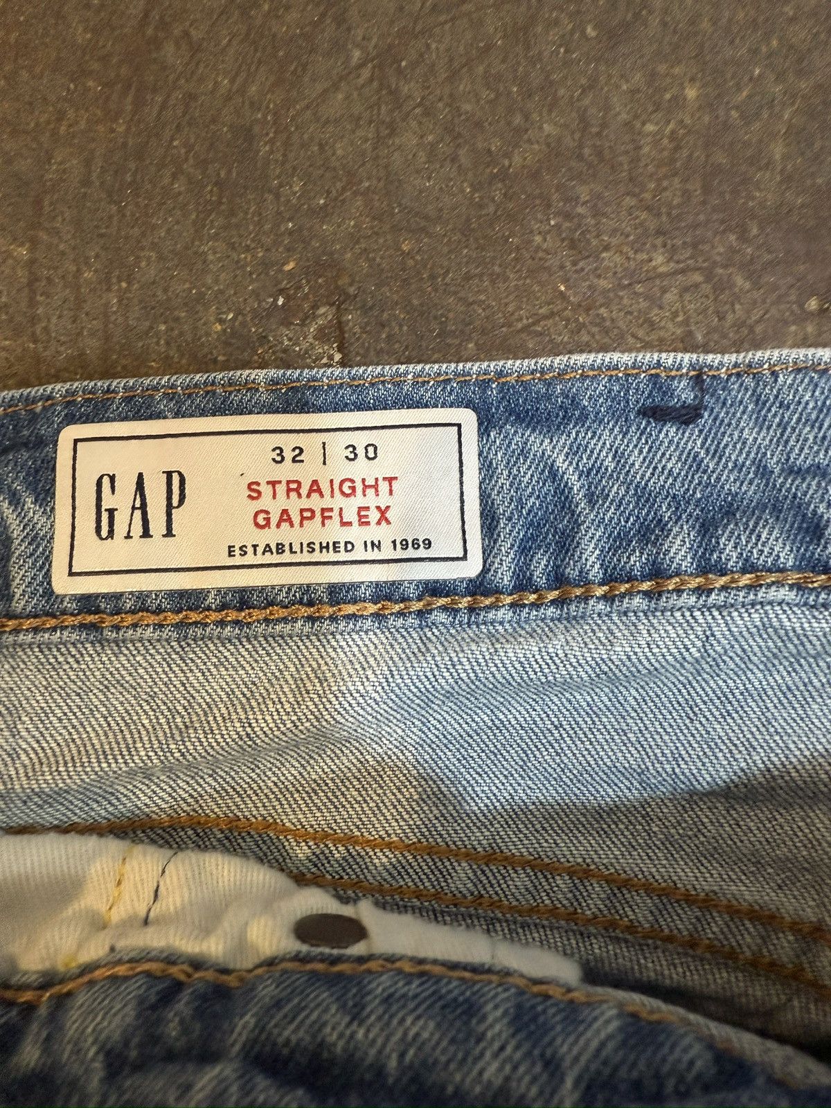 Gap Light Wash Gap Jeans Size US 32 / EU 48 - 2 Thumbnail
