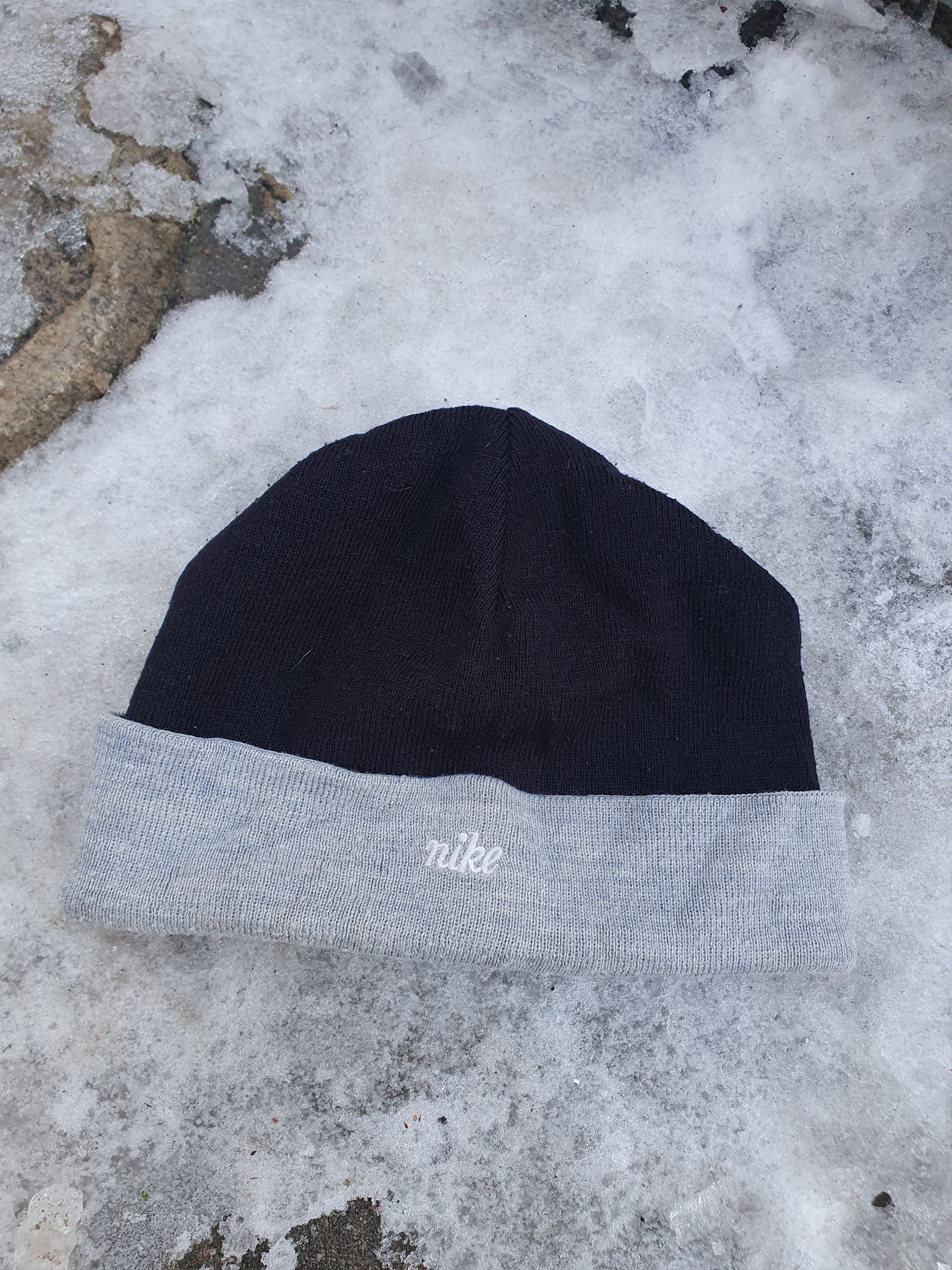 Nike × Vintage Nike Reversible Beanie Vintage Double Sided Winter Hat Size ONE SIZE - 1 Thumbnail
