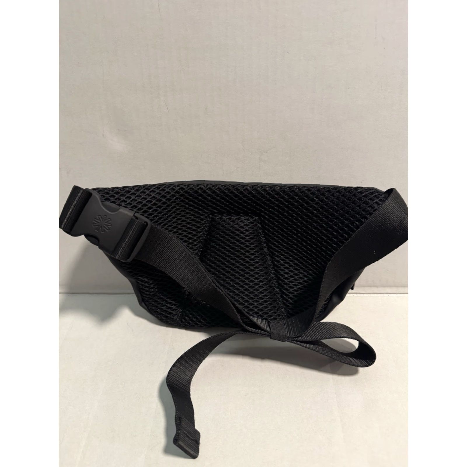Rains RAINS x Activision Blizzard Waterproof Bum Bag Mini - Black Fannypack Rare! Bum Bag Mini Waterproof Black Fannypack RAINS Activision Blizzard Size ONE SIZE - 4 Thumbnail