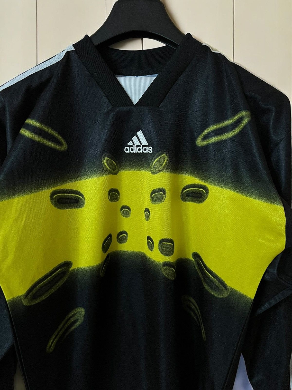 Adidas × Vintage ADIDAS 1990/01/02 VINTAGE GOALKEEPER TEMPLATE GK JERSEY RARE Size US S / EU 44-46 / 1 - 4 Thumbnail