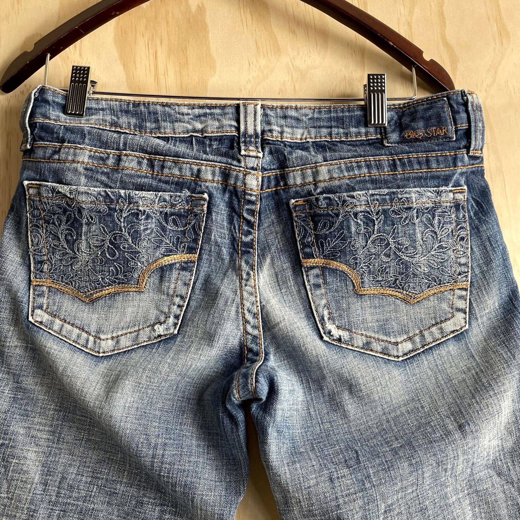 Vintage Big Star Casey Jeans Womens 31R Medium Wash Blue Cropped Distressed Embroidered Size 24" / US 00 / IT 34 - 3 Thumbnail