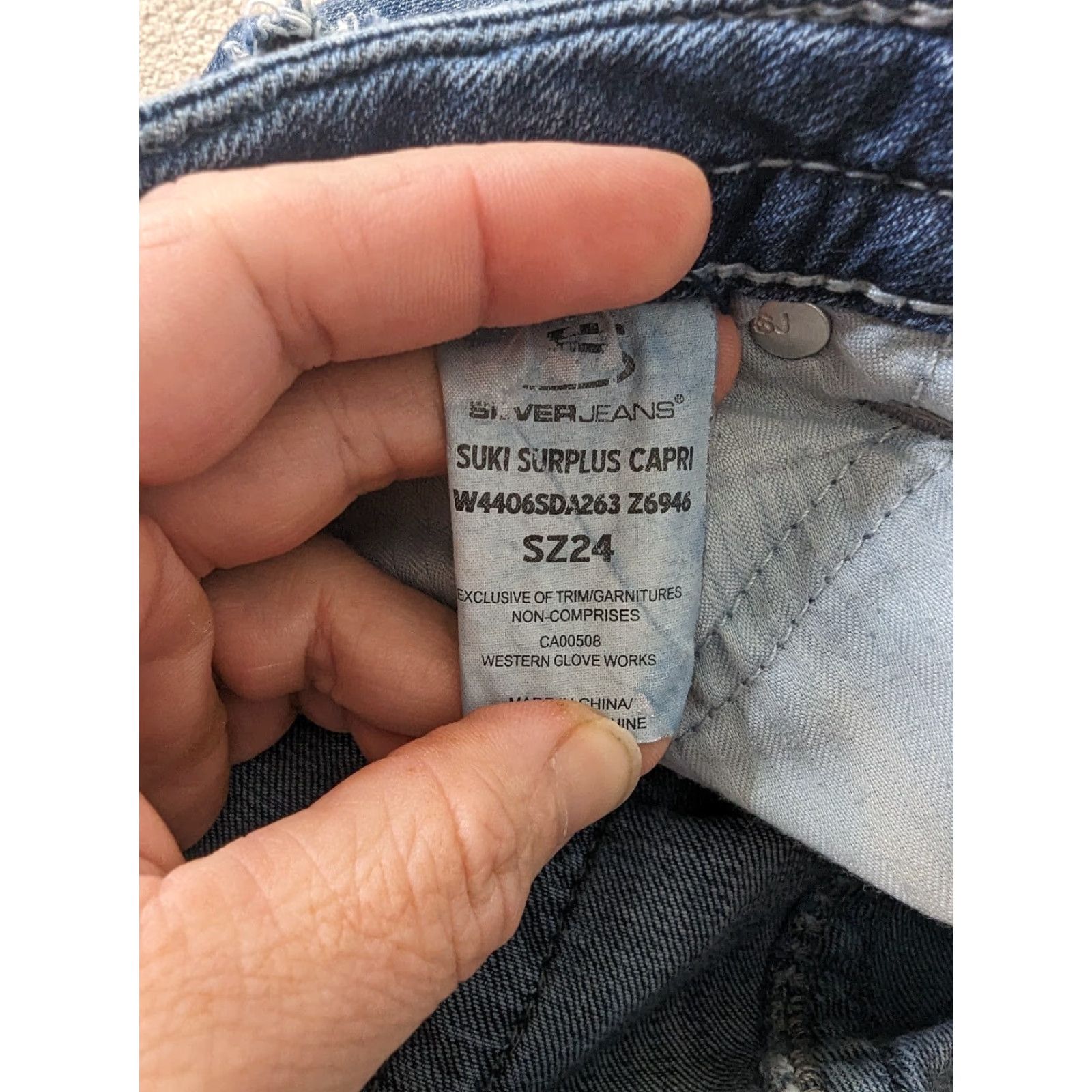 Silver Jeans Co. Silver Jeans Suki Capri Woman's 24 Blue Wash Surplus Size 42" / US 20 - 4 Thumbnail