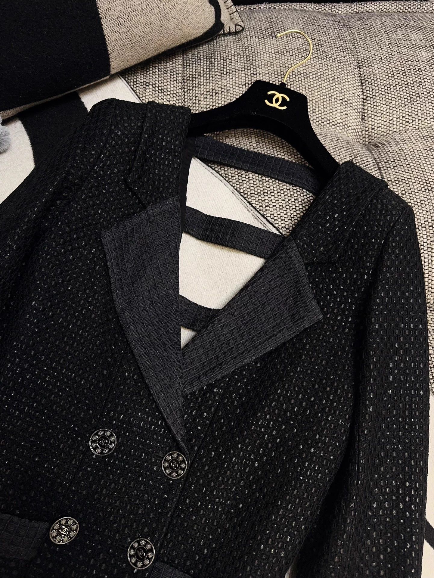 Chanel Chanel 16C Cruise Tweed DB Back Cutout Blazer 36 Size XS / US 0-2 / IT 36-38 - 3 Thumbnail