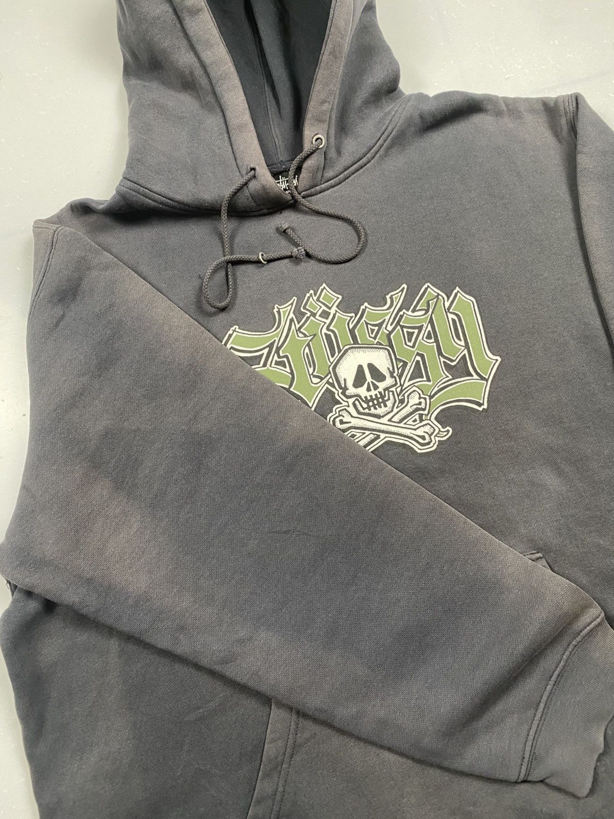 Stussy Grail Vintage y2k Stussy Skulls Goth Sunfaded Pullover Size US XL / EU 56 / 4 - 3 Thumbnail