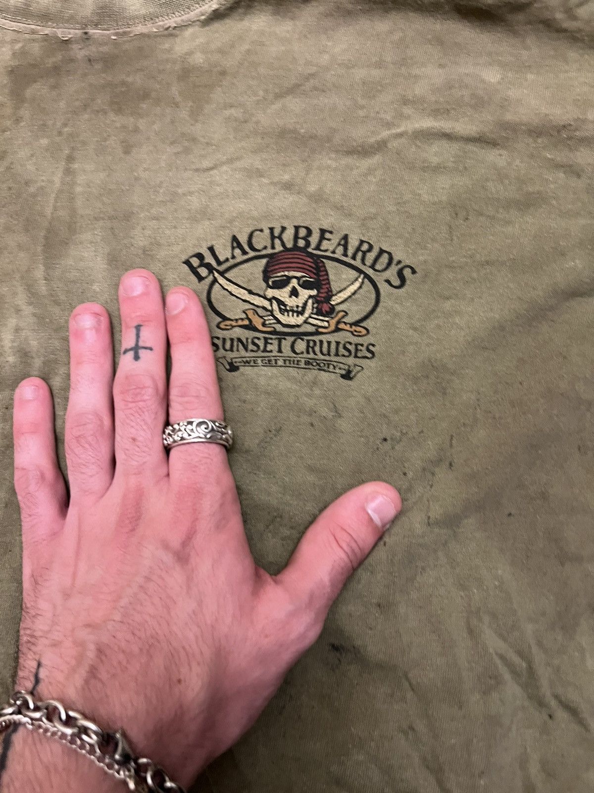 Vintage Thrashed & Faded Blackbeard Cruises long sleeve Size US L / EU 52-54 / 3 - 3 Thumbnail