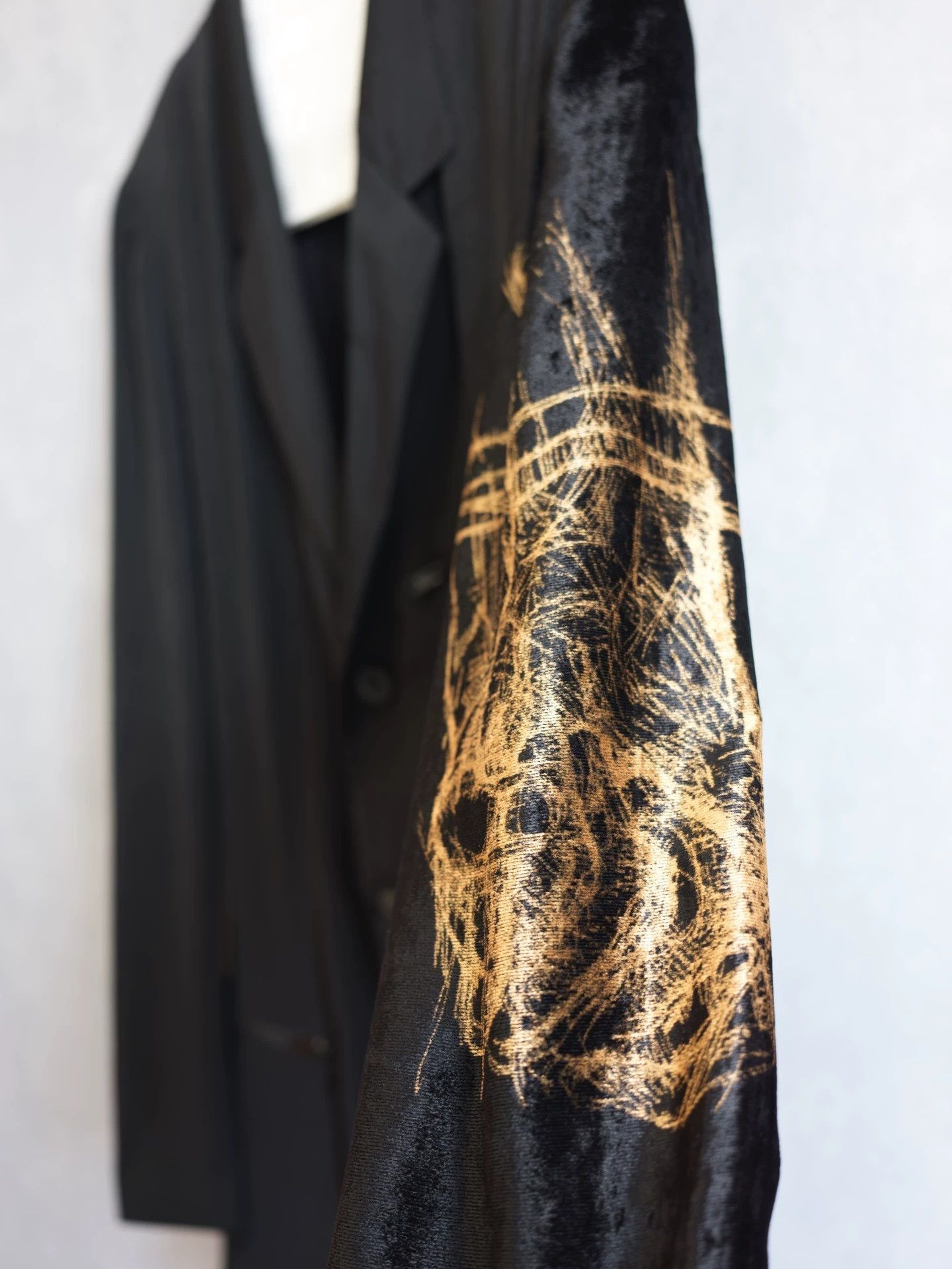 Yohji Yamamoto Yohji Yamamoto 20SS Velvet-Sleeve Triacetate Mermaid Jkt Size US L / EU 52-54 / 3 - 3 Thumbnail