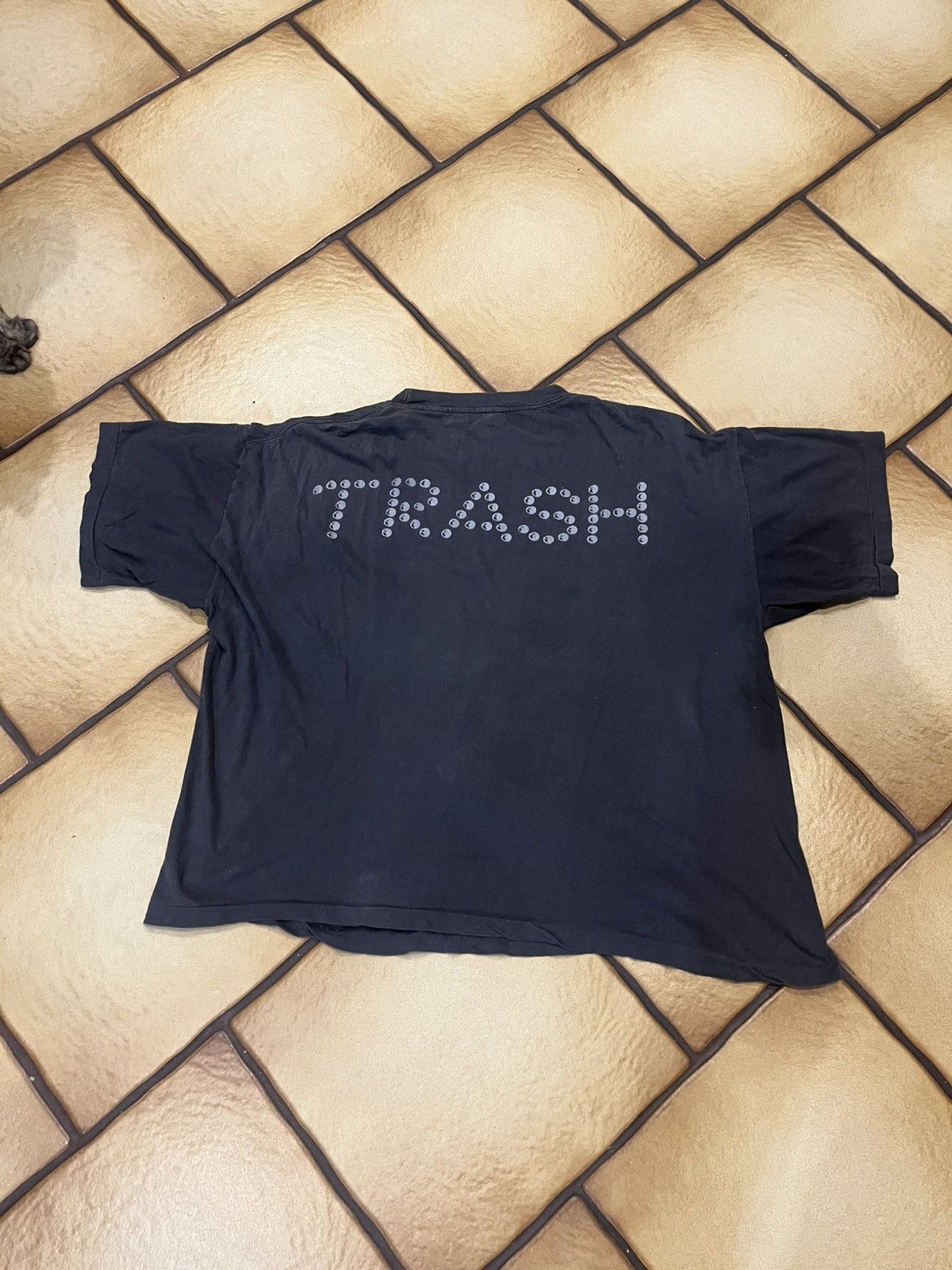Band Tees × Vintage Vintage Alice Cooper Trash 1989 T-Shirt Size US XL / EU 56 / 4 - 2 Thumbnail