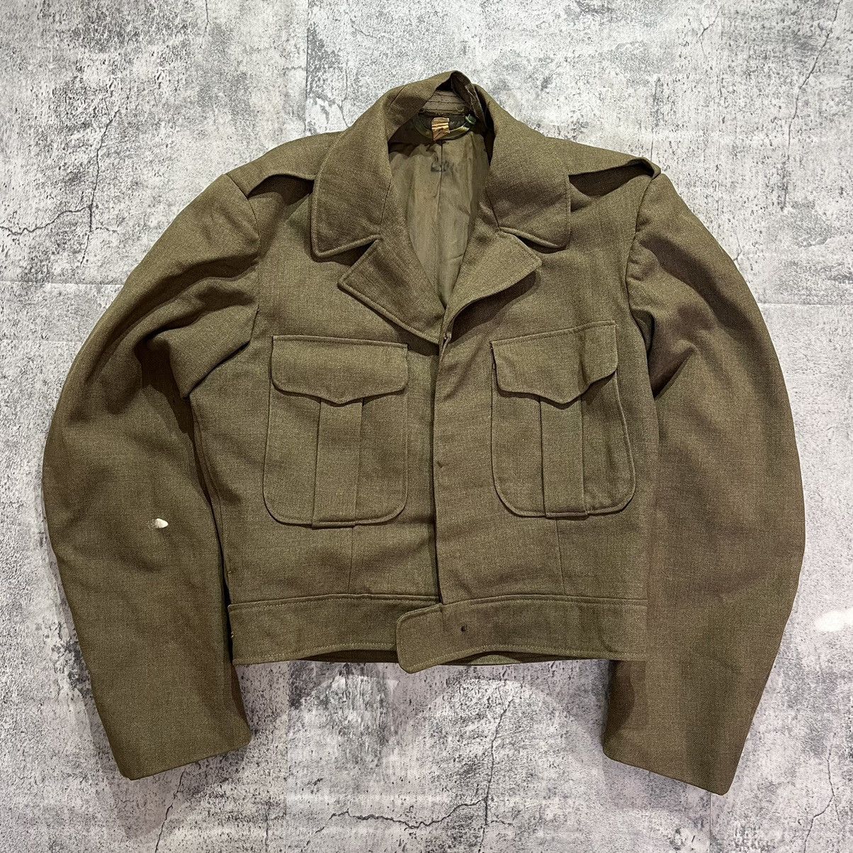 image of Crazy True Vintage Cropped Military Ike Jacket Boxy Fit in Khaki, Men's (Size Small)