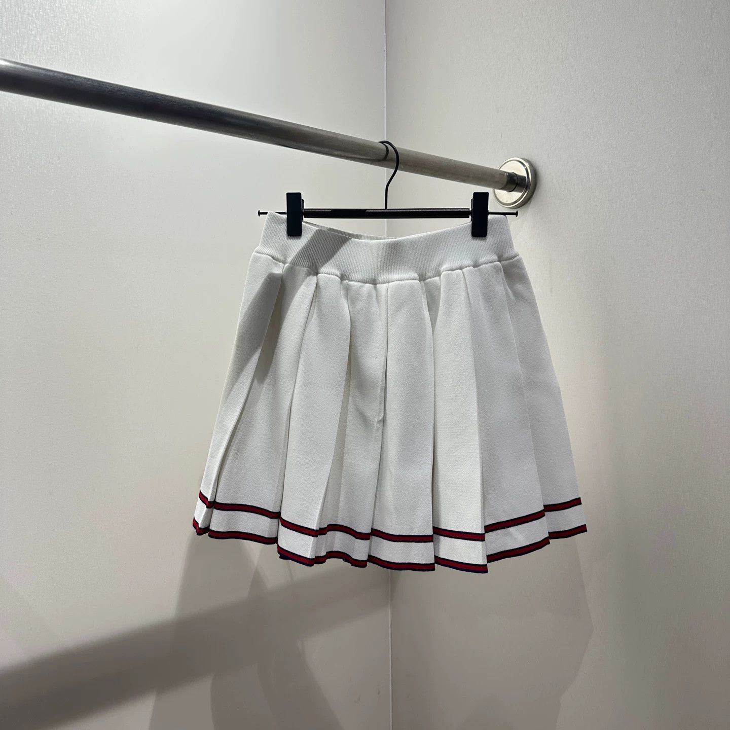 Gucci Gucci feb275 logo embroidery pleated skirt XS Size 25" / US 0 / IT 36 - 2 Thumbnail