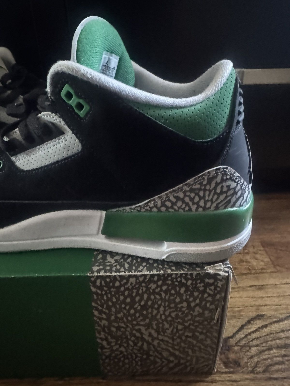 Jordan Brand Air Jordan 3 Retro 'Pine Green' Size US 10 / EU 43 - 9 Thumbnail