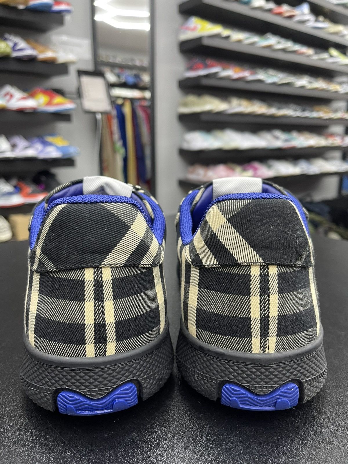Burberry Size 9US/42EU - Burberry Check Terrace Sneakers Size US 9 / EU 42 - 2 Thumbnail