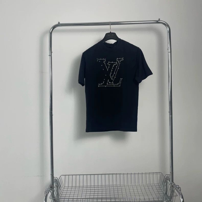 Louis Vuitton Louis Vuitton Black Lianliankan large logo short sleeve T- Size US L / EU 52-54 / 3 - 1 Thumbnail