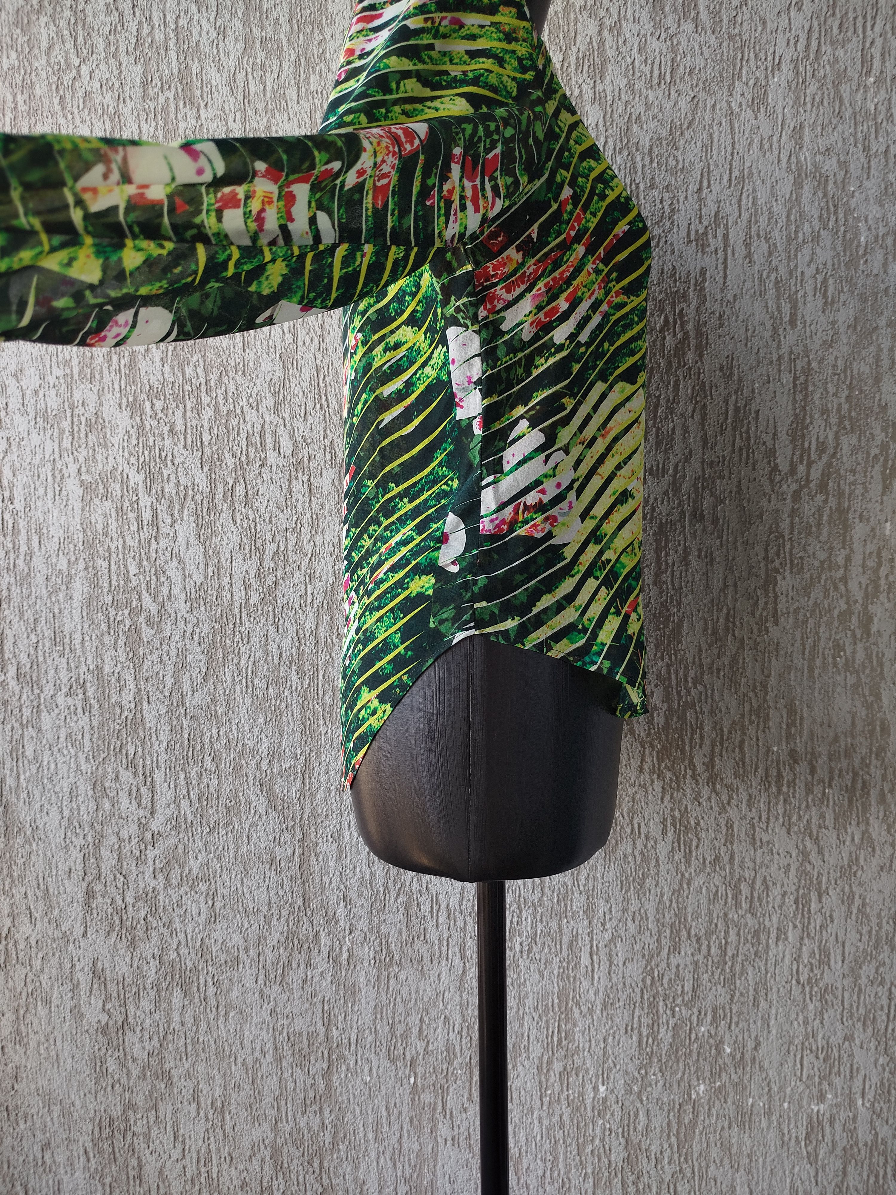 Kenzo Blouse Long Sleeve Tropical Floral 100% Silk Size 34/XS Size XS / US 0-2 / IT 36-38 - 6 Thumbnail
