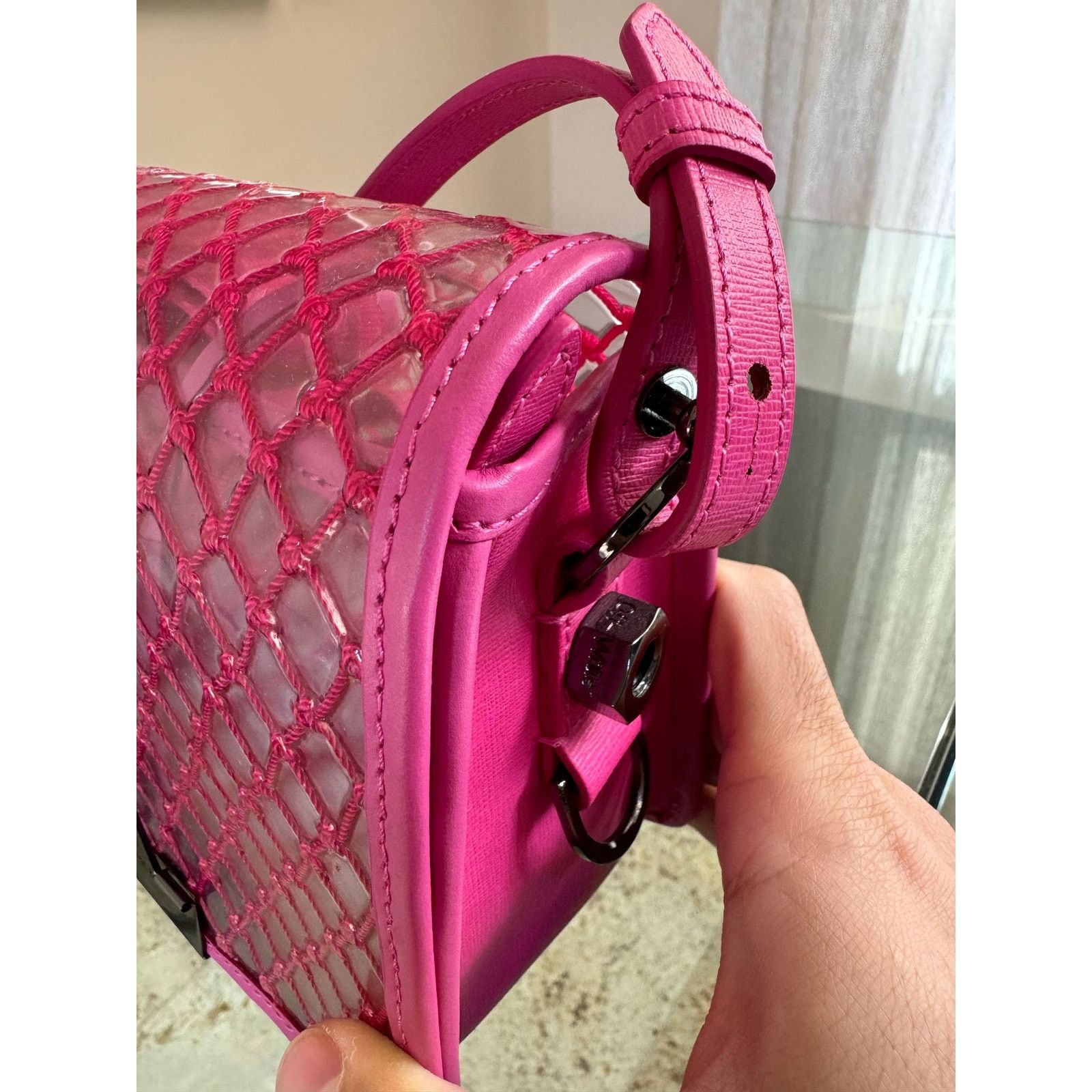 Off-White o1rshd1 Size: OS / Net Binder Clip Bag in Pink Size ONE SIZE - 5 Thumbnail