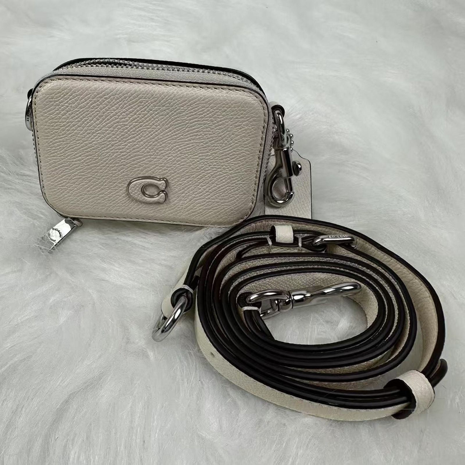 Coach Coach Crossbody Pouch In Crossgrain Leather/Chalk CP271 NWT Size ONE SIZE - 2 Thumbnail