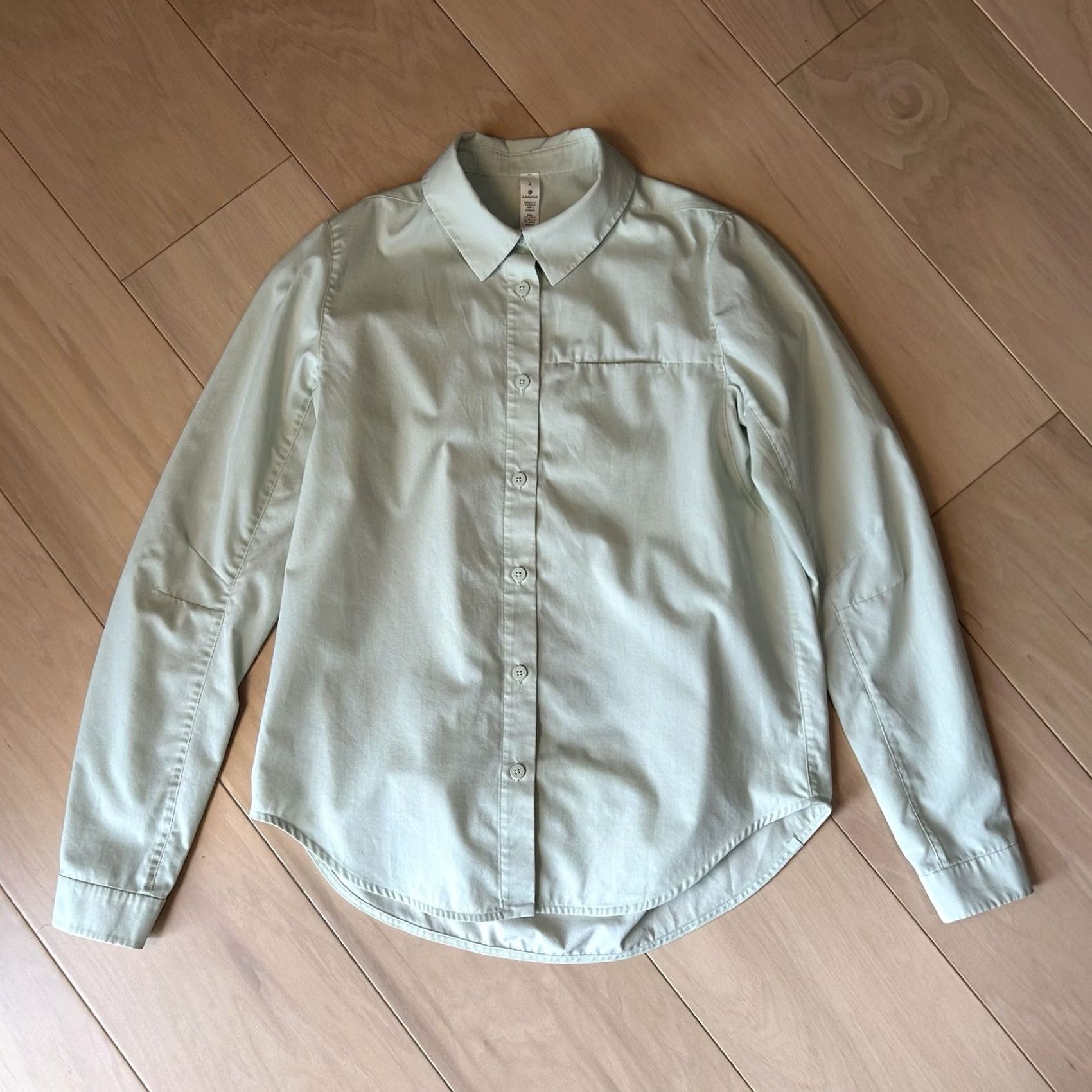Lululemon Lululemon Full Day Ahead Shirt Women’s 2 Green Long Sleeve Button Up Size XS / US 0-2 / IT 36-38 - 2 Thumbnail