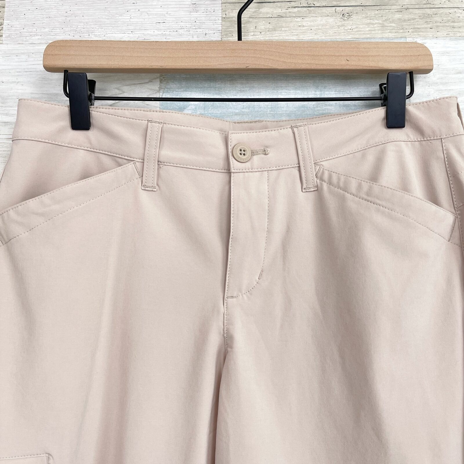 Eddie Bauer Eddie Bauer Ruched Hem Capri Hiking Pants Beige Mid Womens 6 Size 28" / US 6 / IT 42 - 2 Thumbnail