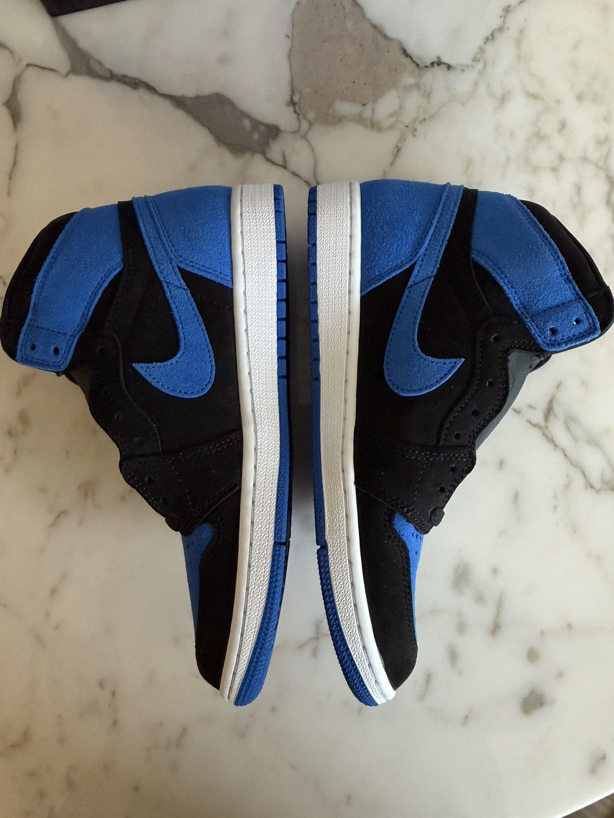 Jordan Brand Air Jordan 1 Retro High OG Royal Suede Size US 8 / EU 41 - 1 Thumbnail