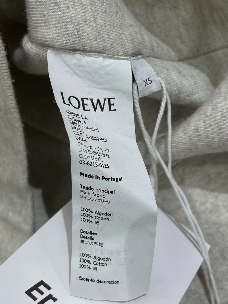 Loewe LOEWE Gray and white reverse embroidered large logo round Size XS / US 0-2 / IT 36-38 - 8 Thumbnail