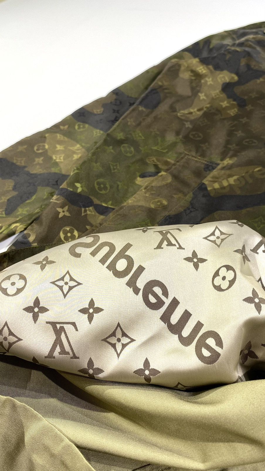 Louis Vuitton × Supreme LOUIS VUITTON X SUPREME Trench Coat 50 Camouflage Reversible Size US M / EU 48-50 / 2 - 6 Thumbnail