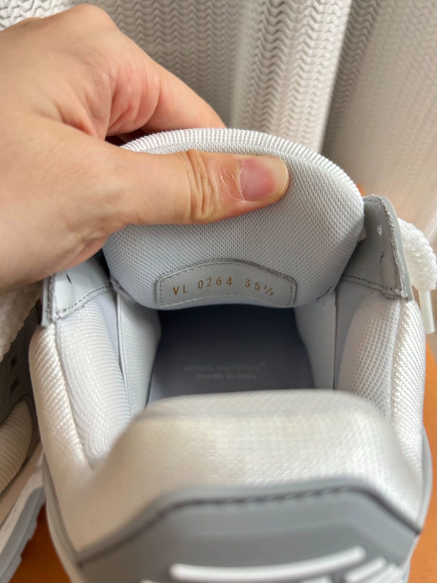 Louis Vuitton Louis Vuitton Trainer Gray White 35.5 Size US 5 / IT 35 - 5 Thumbnail