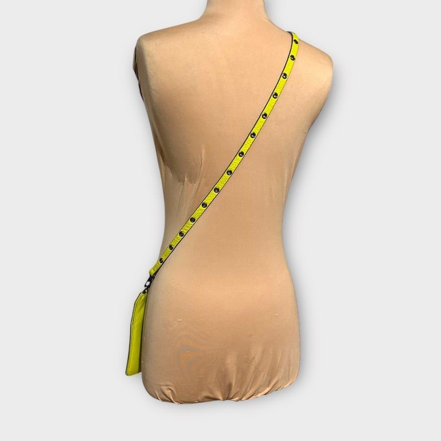 Other Aimee Kestenberg Leather Phone Crossbody Bag Neon Yellow Tr Size ONE SIZE - 10 Thumbnail