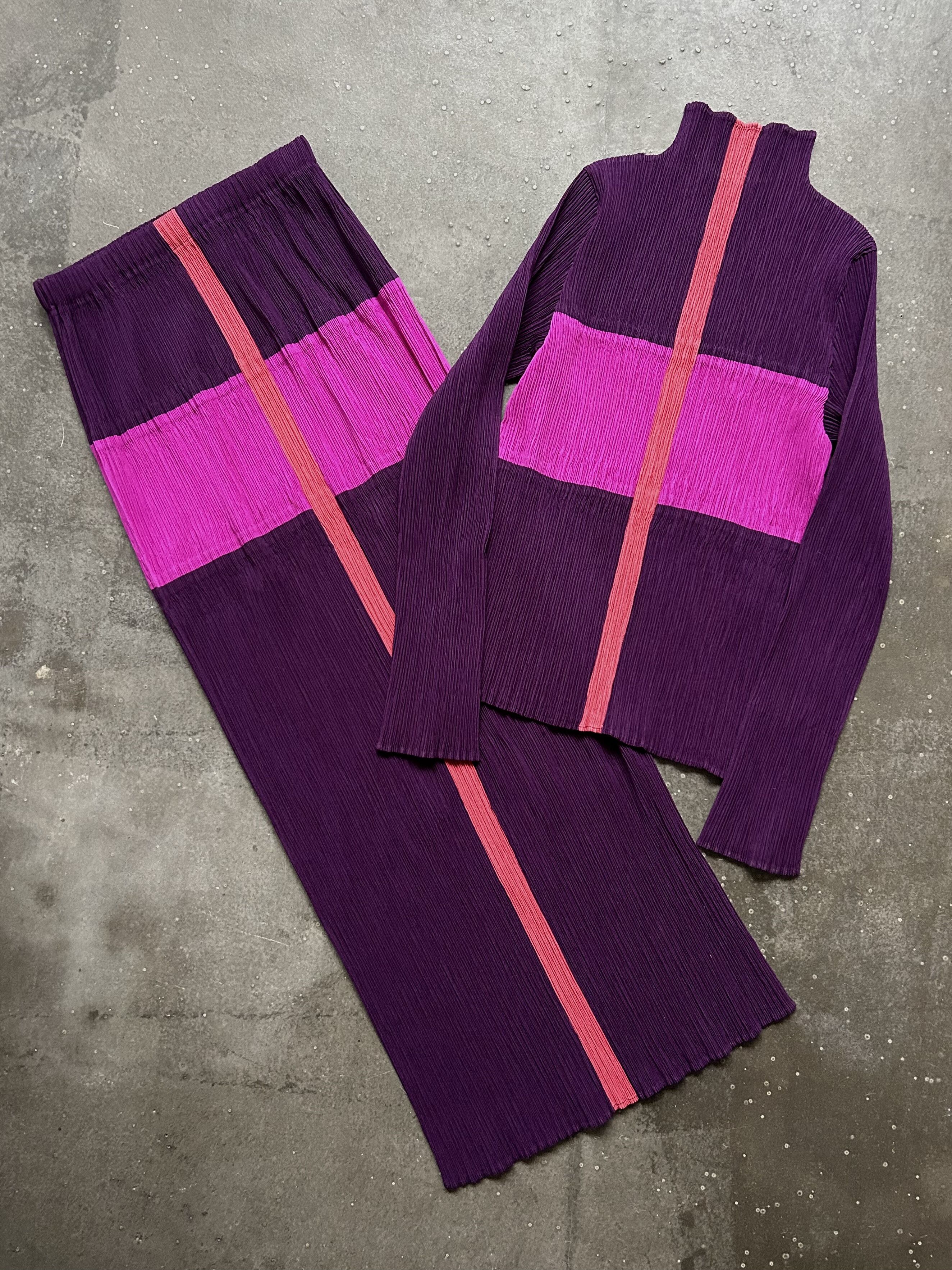 Issey Miyake issey miyake pleated outfit in purple Size M / US 6-8 / IT 42-44 - 1 Thumbnail