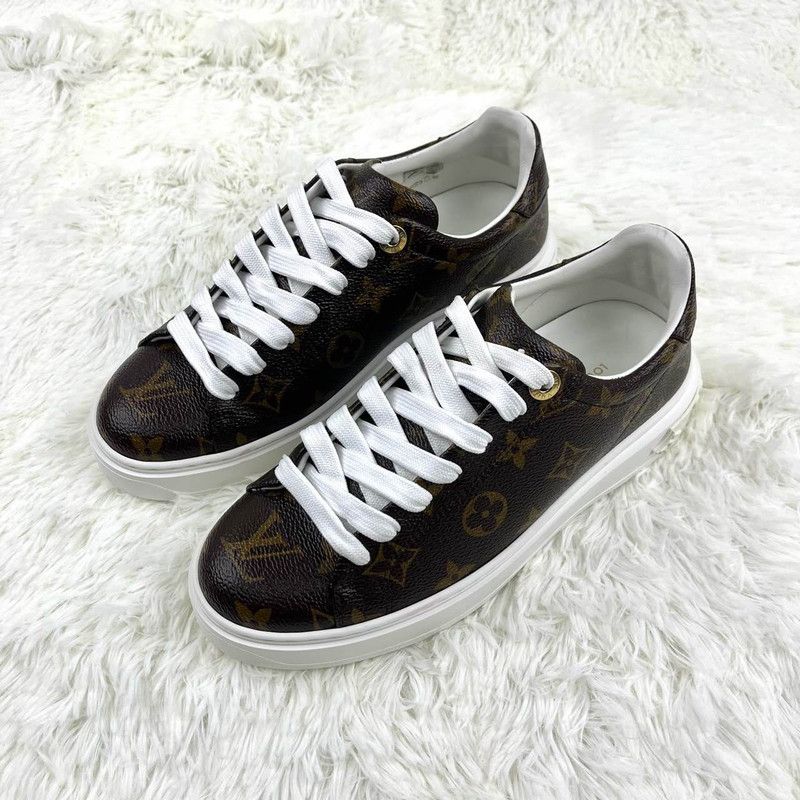 Louis Vuitton Louis Vuitton Low-Top Fashion Sneakers for Women 0079 Size US 5 / IT 35 - 1 Thumbnail