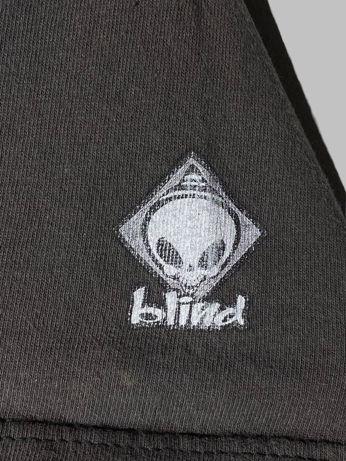 Blind Skateboards 🔥 VINTAGE BLIND SKATEBOARDS USA DISTRESSED T-SSHIRT HOOK UPS Size US S / EU 44-46 / 1 - 8 Thumbnail