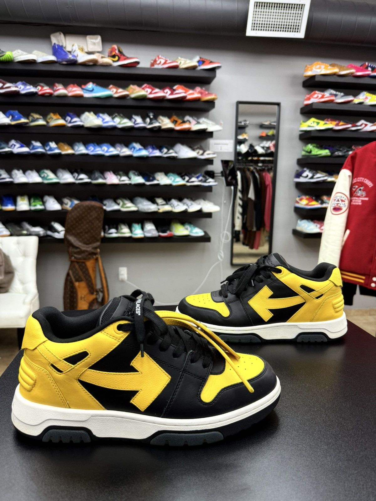 Off-White Out of Office Sneaker yellow Black size 43 / 10US