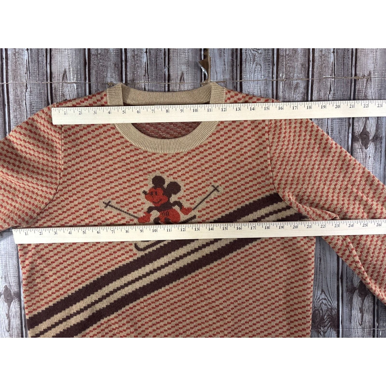 Disney Disney X Coach 100% wool Ski Mickey Mouse Sweater sz XL colo Size XL / US 12-14 / IT 48-50 - 8 Thumbnail