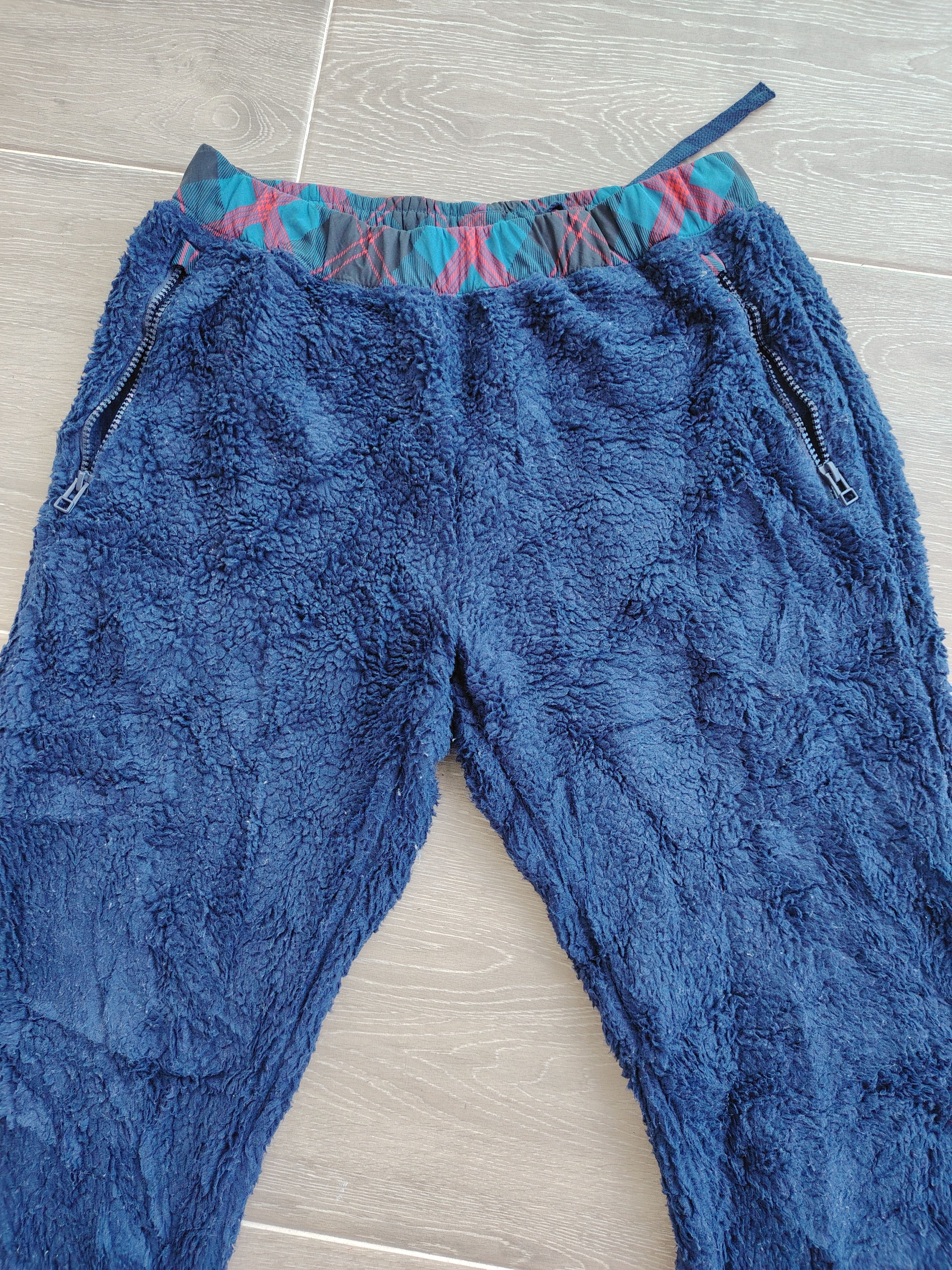 JW Anderson × Uniqlo Medium Navy Blue Fleece Pants Pile-Lined Sherpa Joggers Size US 31 - 2 Thumbnail