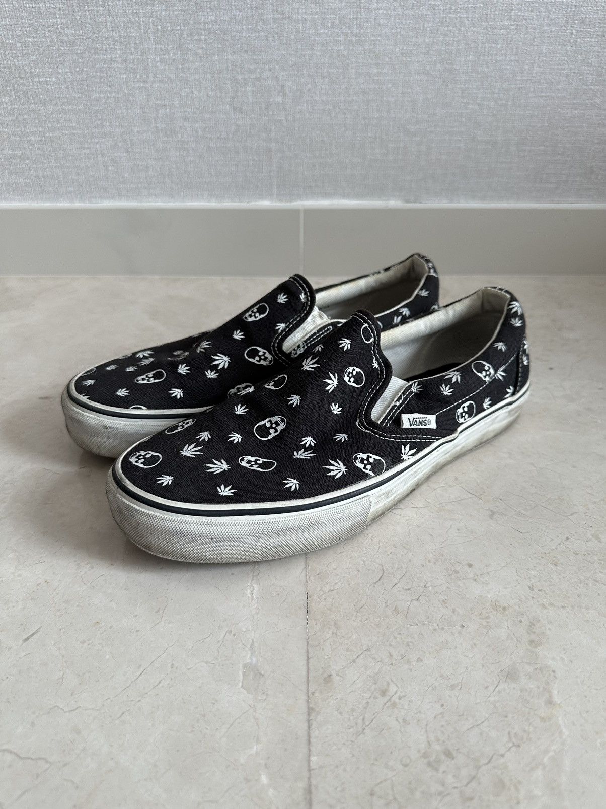 Vans Lucien Pellat-Finet Skull Marijuana Slip On Size US 9 / EU 42 - 3 Thumbnail